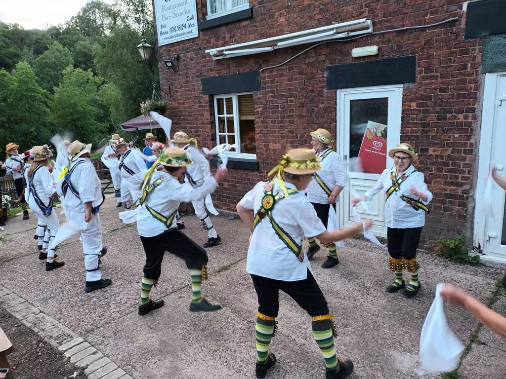 Leek Morris recent photo 34
