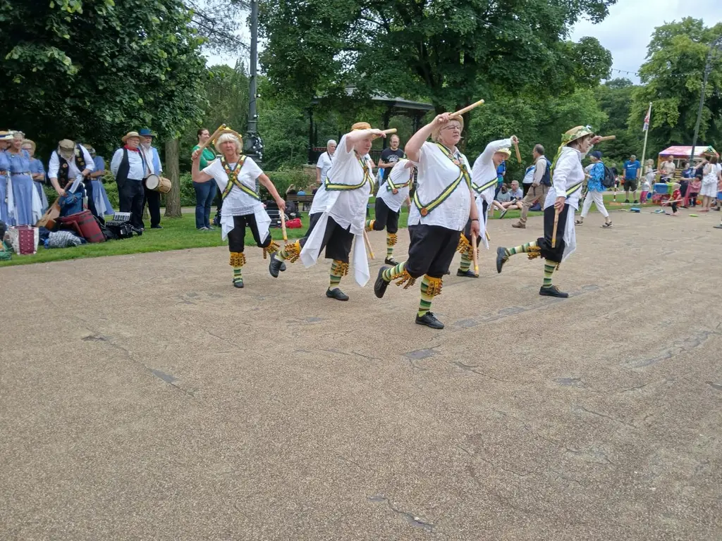 Leek Morris recent photo 76