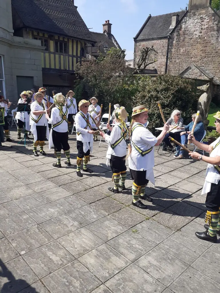 Leek Morris recent photo 109